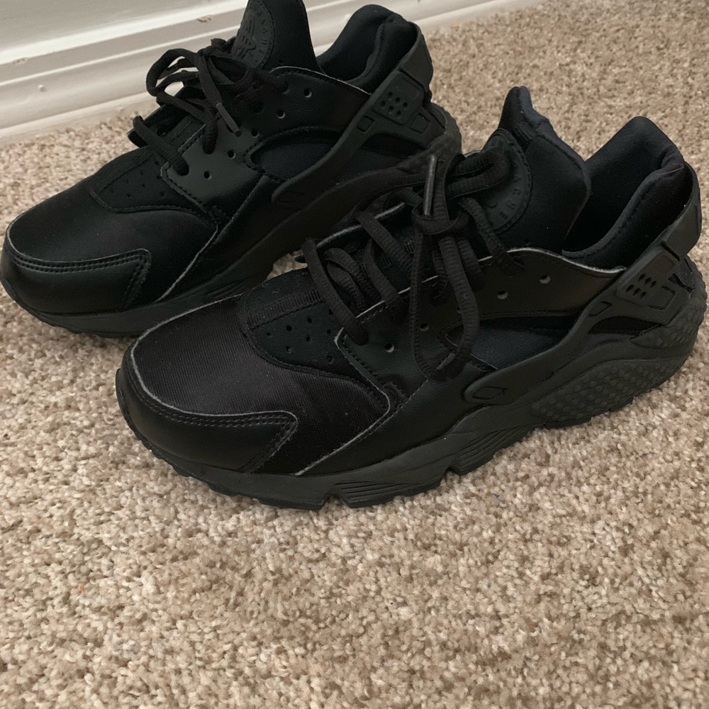 Huaraches Nike tennis shoes